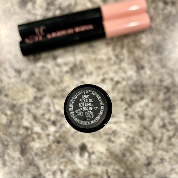 NWOT e.l.f. Lash n’ Roll Pith Black Mascara - Picture 2 of 2